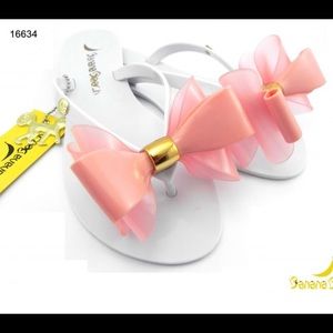 Beautiful flip flops all brand new